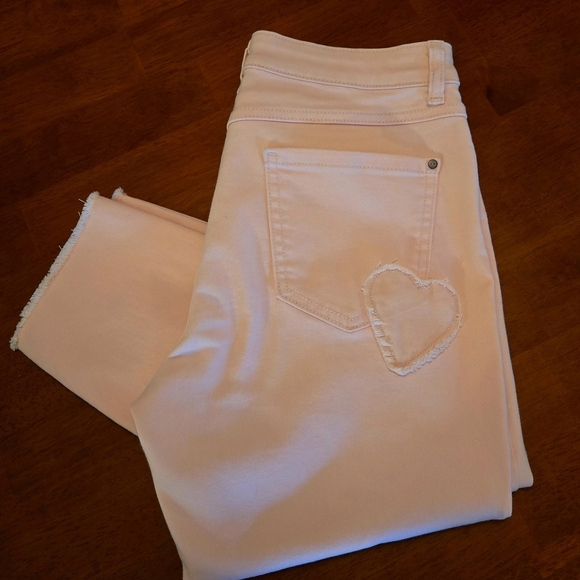 Lauren Conrad Womens Trendy Light Pink Distressed Heart Skinny Capri Jeans - Picture 3 of 9